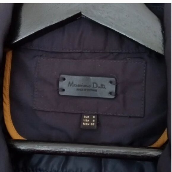 Massimo dutti size small spring jacket 🧥 with removable warm layer. - Picture 2 of 7